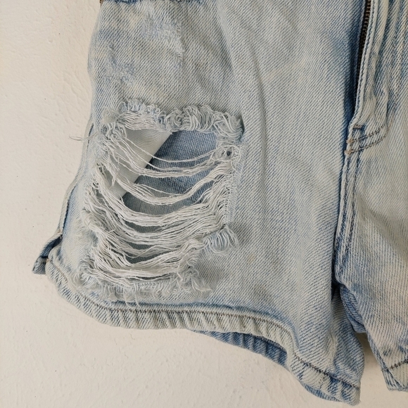Kancan Deconstructed Distressed Jean Shorts Size S High Rise Light Wash - Picture 4 of 9